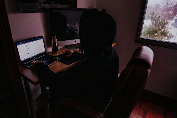 10 signes révélateurs d'une arnaque en ligne à surveiller